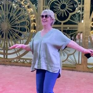 Ambra Angiolini Instagram - Nel primo video mi stavi aiutando, ero in mezzo ad un brutto esaurimento nervoso e tu cercavi di farmi ridere ogni giorno. Nella seconda foto mi stavi aiutando, ero diventata mamma per la prima volta e la facevi tanto ridere …Jolanda. Nella terza foto ero diventata mamma per la seconda volta e tu mi stavi aiutando, quando guardo Leonardo in braccio a te il cuore ride ancora adesso . Nell’ultima foto siamo così simili… ora tocca a te mamma… ridi più che puoi, ti aiuto io #motherday #mamma