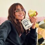 Ambra Angiolini Instagram - Certe relazioni si basano su conversazioni scomode … Io e le mie “ inquiline “ #domenica #amorepersestessi