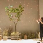 Ambra Angiolini Instagram - Quando fai e non parli, quando ti scoppia il cuore anche all’idea di avere la superpaura , quando ami oltre il tuo biologico … non ti preoccupi di quello che significhi tu per il teatro, pensi a quanto lui sia importante per te. Grazie prima ancora di iniziare a tremare, in ogni senso possibile. OLIVA DENARO… ci siamo quasi @violardone #giorgiogallione @agidi_srl @goldenart.production @notorialab @gra69 @jolandarenga ph by @iamtitticupido @devisofficial @teatrogiudittapasta #💚
