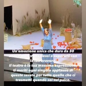 Ambra Angiolini Instagram - Seconda stagione de “ I buoni motivi per riderci sopra “ … in Merini we trust #love  Per momenti di serissima difficoltà, vi consiglio l’ultima foto di @jolandarenga #goodvibes