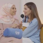 Amelia Henderson Instagram - alahai kitorang yg dah dengar full story ni pun masih berbunga hati bila ingat balik, korang tu jangan miss premier malam ni tau! kita layan cerita @nabila.razali pukul 10pm kat @youtube @spotify & @applepodcasts jom! #jomsembang #studiosembang