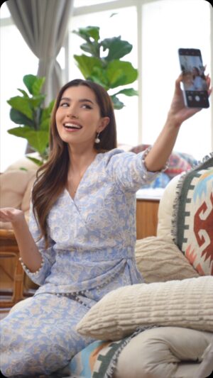 Amelia Henderson Instagram - raya oppotd 🤪
#OPPORayaSuperEpik
#OPPOReno11F5G
#ThePortraitExpert
@oppomalaysia