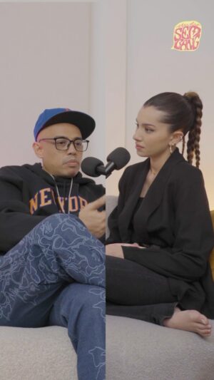 Amelia Henderson Instagram - ha tengok snippet ni pun dah tau episode ni actually semua orang pun boleh layan tau tak kisah la yg tua atau yg muda. japgi kita semua boleh layan sama² pukul 10pm, on @youtube @spotify & @applepodcasts k!

#jomsembang #studiosembang