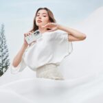 Amelia Henderson Instagram - limited eidition Raya Super Epik sale is happening from 23rd march until 21st april! get rebates up to RM500 now 🌙 #OPPORayaSuperEpik @oppomalaysia 💛