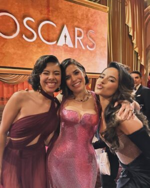 America Ferrera Instagram - Oh I’m sorry did you think I was gonna go to the Oscars and not take a million selfies? Part 1  #fangirl @theacademy