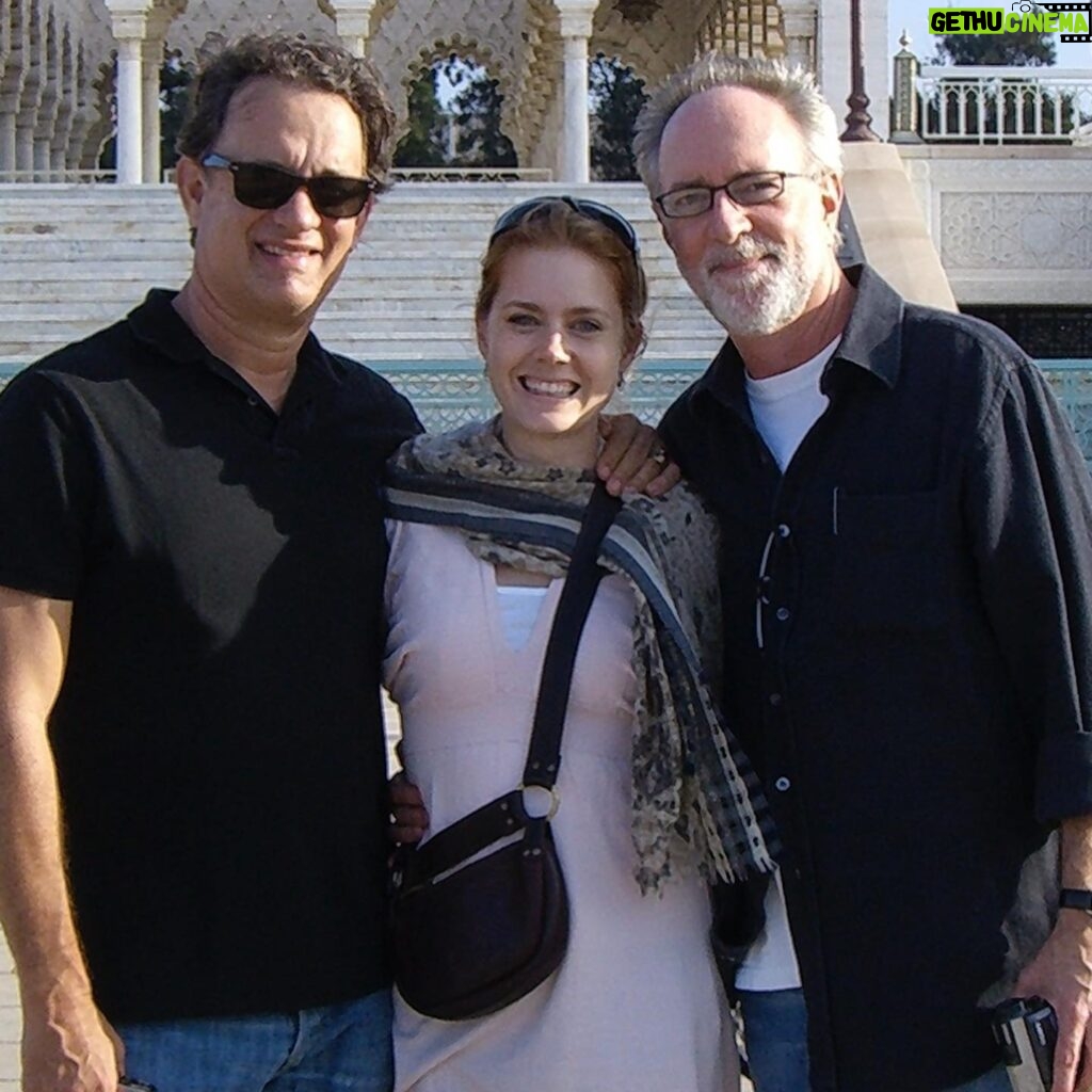 Amy Adams Instagram - Happy Birthday @tomhanks You have always been, and remain a guiding light. I am so grateful that I’ve had the opportunity to experience your generosity!! #charliewilsonswarmovie #garygoetzman