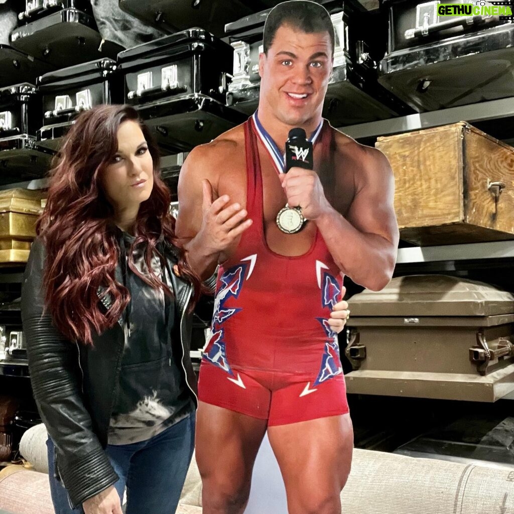 Amy Dumas Instagram - Who’s ready for tonight’s episode of Most Wanted Treasures!? Ya never know who or what you’ll run into at the office…… no, I don’t work in a mortuary, just an old co-worker with an affinity for coffins type thing. @therealkurtangle @wweonae @wwe Tonight at 9EST on A&E