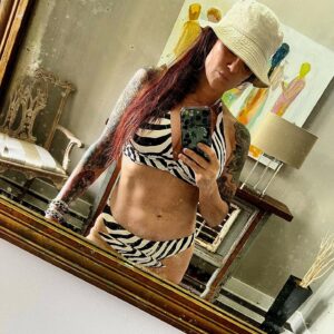 Amy Dumas Thumbnail - 48.1K Likes - Top Liked Instagram Posts and Photos