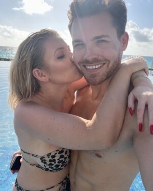 Amy Hart Instagram - 3 years 🥰🥰🥰 head to @samuelrason ‘s page for a better caption than I could ever write 🤣🥰