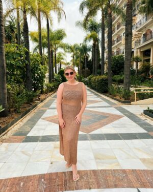 Amy Hart Instagram - Looking for my next holiday 🤣🌞 Spare a thought for Sam, me seeing this area and saying ‘things is cool, let’s get a pic’ then turns in to me blaming him for not making me look how I want to look 🤣🤣🤣

#midsizestyle #midsizestyle #riverisland #imwearingri #zara #asos #midsize #midsizeblogger #bikini #beachcoverup #sundress #chainmaildress #knittedsundress #knitteddress #metallicdress