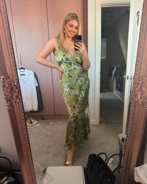 Amy Hart Instagram - Being a mum is…uploading pics you don’t really like because your baby looks super cute 🤣🤣 Stanley’s first wedding today! 
Pic 4 is me before fizz and 3 courses 🤣
P.s: Disneyland Paris vlog is up, link to my YouTube in bio! 

#wedding #weddingguestdress #weddingguestoutfit #baby #family #rewrittenbridesmaids #rewrittenlondon