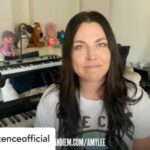 Amy Lee Instagram - #REPOST @evanescenceofficial — One lucky winner will get a 30 minute 1-on-1 virtual piano lesson with me, a D’Angelico SIGNED guitar by Evanescence AND 2 VIP tickets to a show of your choice on our Fall tour with @halestormrocks. Thank you @winwithfandiem, Lively & @DAngelicoNY for helping to make this happen. All proceeds support @headcountorg. Donate to win at the LINK IN BIO Tour Dates at www.evanescence.com
