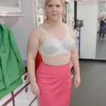Amy Schumer Instagram - Thank you @jerryseinfeld for having me! “Unfrosted” is out today on @netflix I will never get over the @voelhair the @kyrapanchenko_mkup and the costumes by Susan Matheson and this cast is absolutely the funniest roster you will ever see. Loved every second with my counterpart @iammaxgreenfield