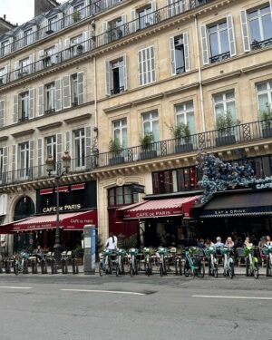 Ana Fernández Instagram - PARIS 🩵