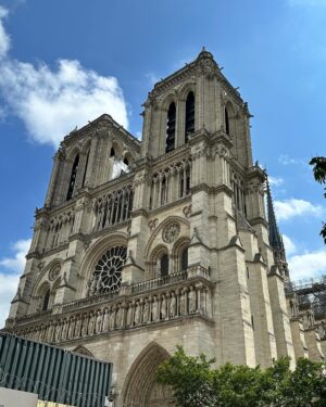 Ana Fernández Instagram - PARIS 🩵
