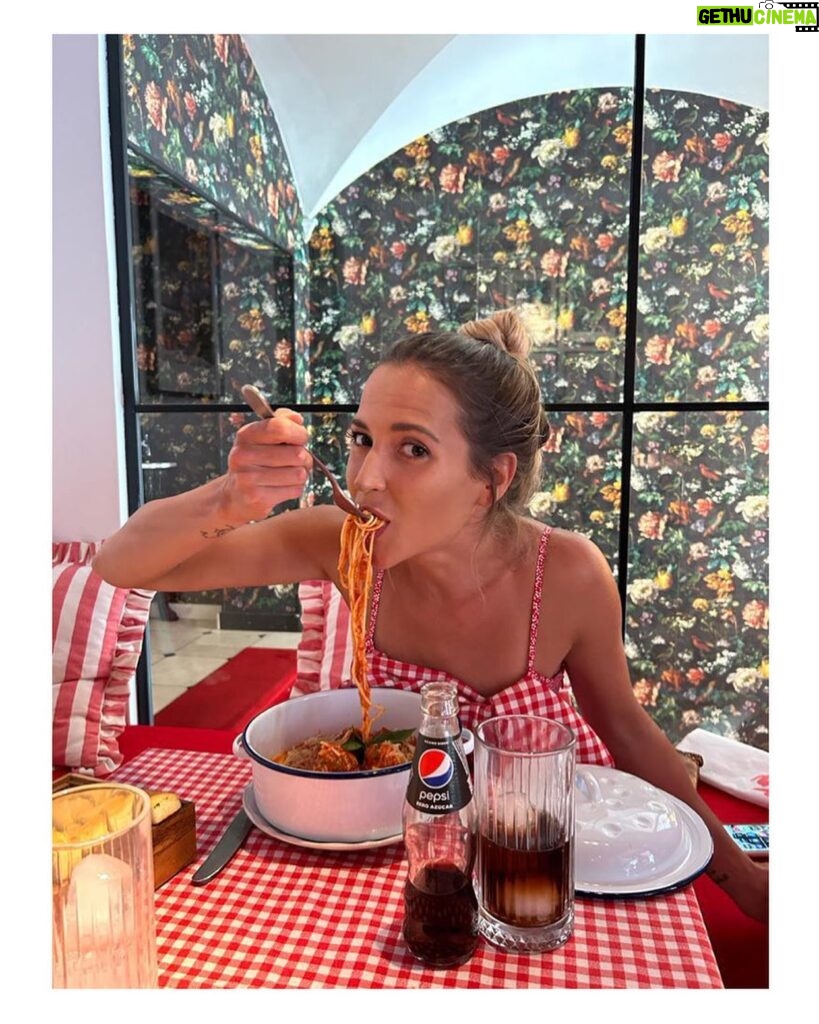 Ana Fernández Instagram - Una buena pasta y Pepsi Zero @pepsi_es