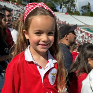 Ana Garcia Martins Instagram - Se assistimos a tantos jogos da equipa feminina como da masculina? Não (ainda), mas temos ido a alguns. E há sempre mais público. E é bonito ver que, quando estamos, o apoio e o entusiasmo são os mesmos. Hoje estavam 18 mil no Jamor, que é um número que já mete respeitinho, e foi toda uma festa. Que seja sempre a somar.