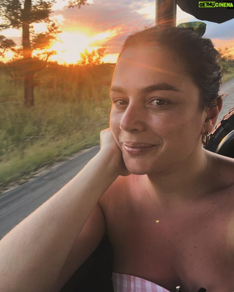 Ana Guiomar Instagram - Seguimos em busca do Sol. 🎈