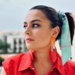 Ana Guiomar Instagram - Diz que o a festa 2 de hoje,look é #disco80.