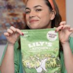 Ana Guiomar Instagram - A Páscoa é com toda a família, com um menu especial da Lily’s Kitchen para os patudos! 🐣 @lilyskitchenpetfood #LilysKitchen #AnimaisSãoFamília pub
