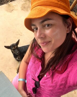 Ana Guiomar Instagram - Obrigada #morrodesaopaulo! Até já!
Amei cada dia aqui, eram para ser 5 dias,acabaram por ser 8. Confesso que deixei a cidade de Salvador para conhecer numa próxima. 
Fiquei na @pousadaminhaloucapaixao que é SÓ um lugar de sonho e energia boa. 
Seguimos para um domingo de Páscoa já em família. 🐣