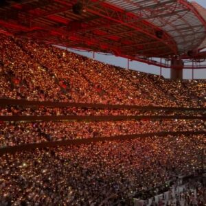 Ana Guiomar Instagram - Se conhecia as músicas todas? Não! Nem de perto! 
Se o espectáculo vale a pena? Vale! De longe! 

São três horas e meia de puro show! Ela tem uma energia própria ,a sorte de ter uns olhos que parecem estar sempre a sorrir, um talento natural para comunicar de forma simples e a parecer a nossa melhor amiga. Com uma honestidade e a capacidade de controlar a nossa expectativa desde o primeiro minuto! Mal entra o relógio, já sabemos que vamos estar na vibe #taylorswift nas próximas horas. 

ADOREI cada segundo @glam.celebrity ❤️