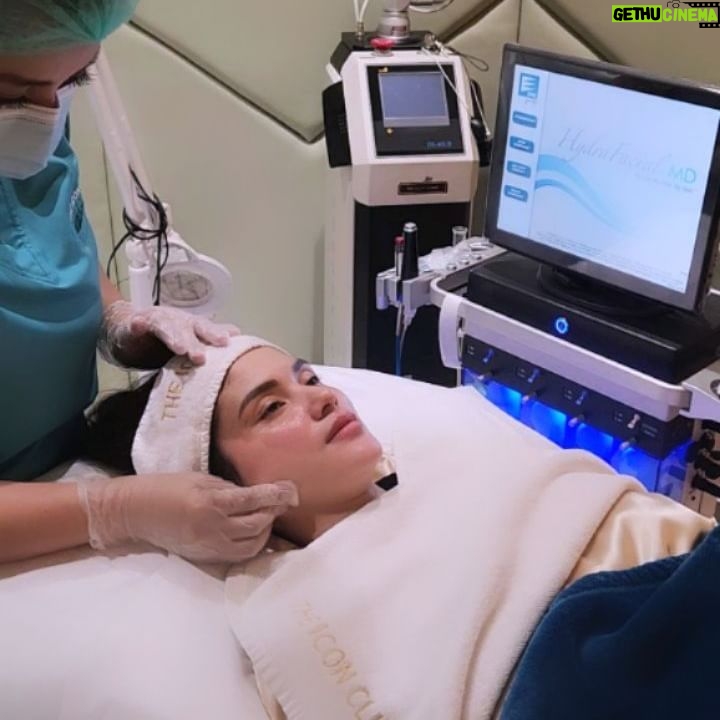 Ana Jalandoni Instagram - Your one-stop solution for glowing skin ✨️✨️✨️ @theiconclinicph #hydrafacial #icondoll #glowingskincare