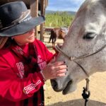 Ana María Polo Instagram - Feliz lunes amigos! Hace poco les compartí un video del viaje que hice a Colorado para montar a caballo, una de las cosas que más disfruto en la vida! 🐴❤️ Días mágicos y llenos de naturaleza que reinician el alma ✨ #HeDicho #CasoCerrado #AnaMariaPolo
