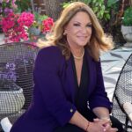 Ana María Polo Instagram - ¡Hola amigos! En #SpiritDay visto de morado ya que estoy en contra del bullying y apoyo a los jóvenes LGBTQ. ¡¡Hoy cambia tus redes a morado si estás en contra del acoso!! 💜💜💜 #HeDicho #CasoCerrado #AnaMariaPolo