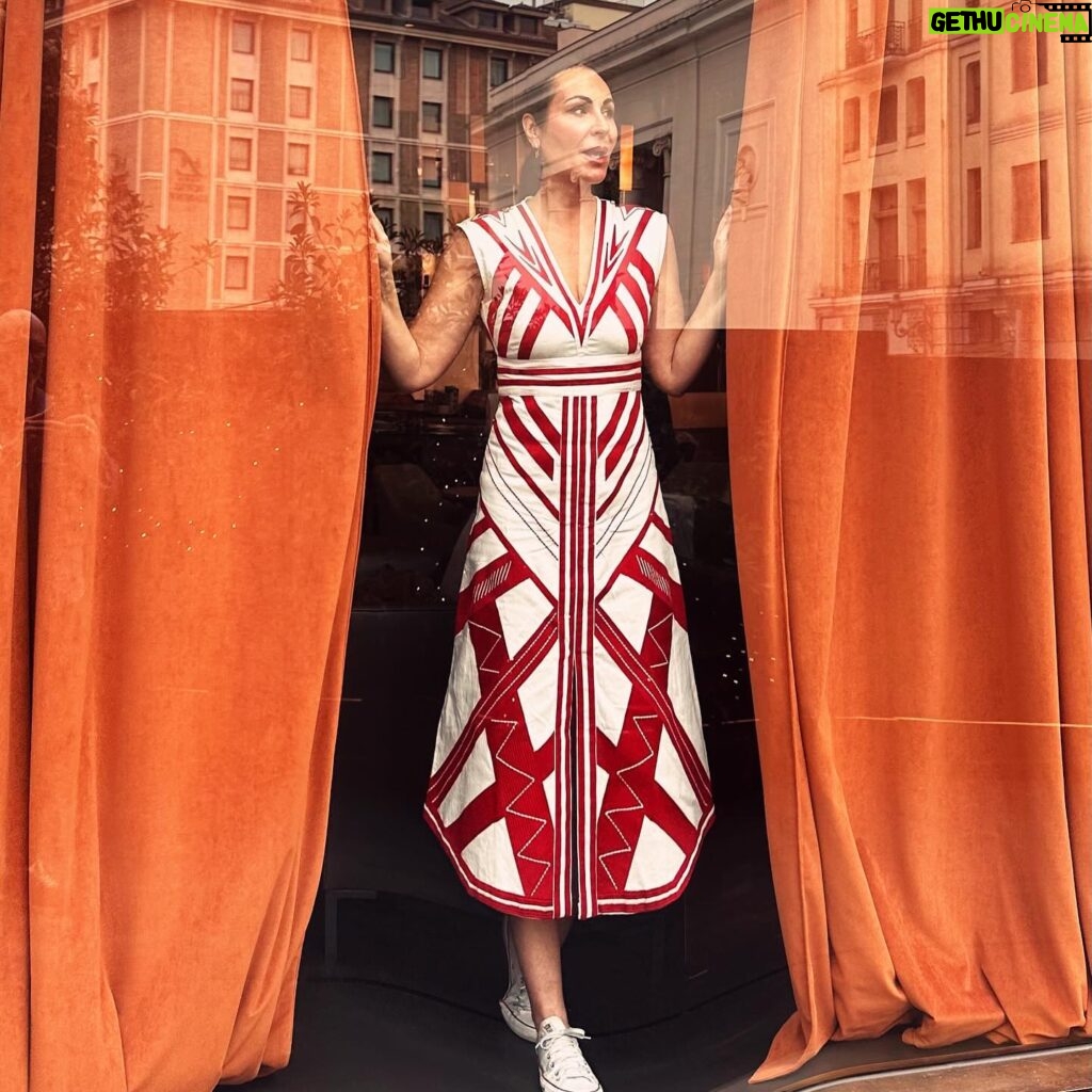 Ana Milán Instagram - El primer vestido de la primavera 🌸 es mi momento favorito del año. Este de @michonet_studio