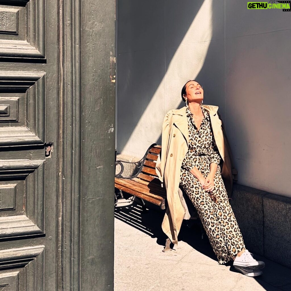 Ana Milán Instagram - Venga invierno, que te acompaño a la puerta…