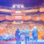Ana Morgade Instagram - ¡GRACIAS, 𝗕𝗜𝗟𝗕𝗔𝗢! 🧠 Doblete entre celebraciones, regalos, familia, aplausos y risas. Nos llevamos recuerdos preciosos del Palacio Euskalduna. ¿Lo pasasteis bien? 😍 📸 @josudelacalle #MentesPeligrosas 🏆 𝗚𝗮𝗻𝗮𝗱𝗼𝗿𝗲𝘀 𝗱𝗲𝗹 𝘀𝗼𝗿𝘁𝗲𝗼 𝗱𝗲 𝗕𝗶𝗹𝗯𝗮𝗼 de UNA ENTRADA DOBLE PARA EL WIZINK: @sakafe87 & @elorzagonzalez.¡Enhorabuena!