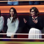 Ana Morgade Instagram - HOY HOY HOY! Esta noche estrenamos a las 22:45 #lamejorgeneración en @telecincoes y os dejo algunos momentazos para abrir boca: capitanes en estado de grasia y bellessa, una celebrando humildemente el triunfo, flipadísima en los ensayos (sí, caris, canto!), pidiendo con @martasango el VAR a la reina @laruka , perreando cual señora en una boda, el elencazo en el escenario que es más grande que la paciencia de una madre de trillizos, y @davidfernandezortiz1970 y yo revisando la dentadura de la gran @esperansagrasia_ ah, y una haciendo pilates pelota en mitad de la gala, y de remate, ahí me tenéis agarrando un escroto imaginario. Os espera lo más grande, amigues! EMPIEZA EL SHOW!!! @martisimasanchez @pablocarbonelloficial @soysolegimenez @rokooficial @anibalgomezoficial @soyyomelody @martasango @mavericklopezmusic @izanllunas @davidfernandezortiz1970 @esperansagrasia_ @laruka