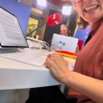 Ana Morgade Instagram - La foto que me ha hecho Bebesito hoy en la radio en @mananamas_rne 😍😍😍😍 Al llegar a casa me ha dicho que la radio es súper chuli y que trabajo muy poquito. TODA LA RAZÓN EN LAS DOS.