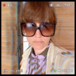 Ana Morgade Instagram - Entre el flequillo cortina de after y las gafas tamaño “me las tengo que levantar pa comer”, podría ser yo o mi prima la de Murcia.