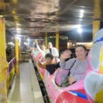 Ana Patricia Gámez Instagram - Fuimos a la plaza y subimos a mi Mamá a un juego mecánico 🐛 ella sentía que estaba en una Montaña Rusa muy pegrilosa 🎢🤣😂