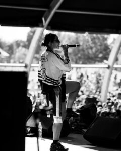 Ana Tijoux Instagram - Gracias infinitas por el cariño, por la presencia, por venir y acompañarnos al son de las canciones. Me siento profundamente agradecida de todo el amor Ese amor que nos mece. Ese amor que nos remueve. Ese amor que nos levanta. Aguante familia, por más música por más vida y VIDA!! Gracias una vez más @inti.gajardo.g por tu registro y cariño te amo hermana. @marcelobhanu por maquillarme @produccionw por todo el trabajo @alejandrokanoluna en las visuales @kurufleiback @_scarlas_ @kanzu.bby por el tremendo talento bailando @shishibosspaulito 🫶🏽 @djdacel amor infinito @lolapalooza_oficial A mi equipo de trabajo por regalarnos su complicidad y entrega @el.rauu @derrocha_fe @nicondrums Guillaume en el sonido y Diego apoyando ! PALESTINA Y WALLMAPU LIBRE 🤲🏽✊🏽🇵🇸🫶🏽🖤❤️