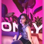 Ananya Panday Instagram - Had a moment 📸 while shopping for my summer wardrobe ☀️#ONLYOnTheGo @onlyindia #ONLYxAnanyaPanday #ONLY #ONLYThingIwantIsEverything #ONLYIndia #AnanyaPanday #AnanyaInONLY #ONLYAmbassador #AD