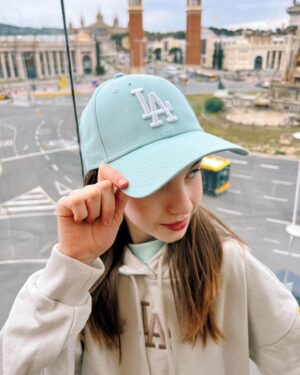 Anastasia Russo Instagram - express trip to Barcelona in my @neweraeurope outfit 🤎✌🏼