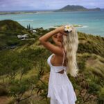 Andréane Chamberland Instagram - look me in the eyes 🌺 #hawaii #hawai #hawaiisbestphotos #hawaiilife #whitedress #whitedresses