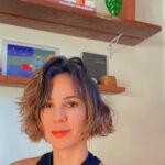 Andréia Horta Instagram - Radical: relativo ou pertencente à raiz, à origem. ✂️ precisei de um ajuste profissional!!! 😅😎🩵