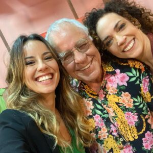 Andréia Horta Instagram - Sexta feira agora às 16hs estaremos no programa Sem Censura em homenagem  a Elis Regina. Só gente querida @lailagarin @nelsonmotta @cissaguimaraes @afabianepereira @claudiaelizeu @carvalho5028 . Que maravilha encontrar essa turma pra falar de Elis!!! 💚💐