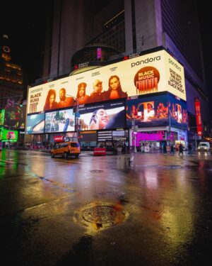 Andra Day Instagram - NYC billboard! 🙏🏽😆✨ 

Black music is FOREVER!!! 

Big thank you to @pandora #PandoraMusic