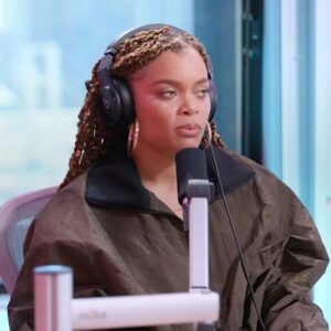 Andra Day Instagram - Thank u so much for having me @neweryork loved talking to u 🙏🏽 Thank u @applemusic family for always being so supportive! Love y’all 🙏🏽💕🙏🏽 #RNBNow
