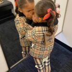 Andra Day Instagram - lol I think she feelin it 💛🥰… last pose on @naomi 👌🏽😂 #niece #blessin 🙏🏽