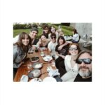 Andrea Duro Instagram – Tengo mucha suerte de estar rodando una serie con esta gente preciosa 💖

Espero poder contaros cosas de “La Favorita 1922” muy pronto ✨
