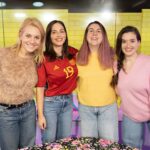 Andrea Duro Instagram - Recordatorio de que este domingo sale el programa con @andreaduro en Youtube, Spotify, Apple Podcasts y demás plataformas de audio. En Youtube la misa de las 13:00 como siempre pero en audio ya sale desde las 00:00, para las más trasnochadoras 🌚 Como ya es costumbre, estas fotos son para que nos llaméis guapas y nos contéis qué os parece el programa, besos