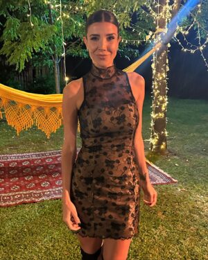 Andrea Rincón Instagram - 🦋 Yo, yo, yo, yo y yo en el cumple de Muna.

💙 Gracias @cynthiamartos por la pilcha 
@meryfolgar por el MakeUp y pelo 
@caromarafioti por el Styling 
@ferrarocalzados por las botas 💙