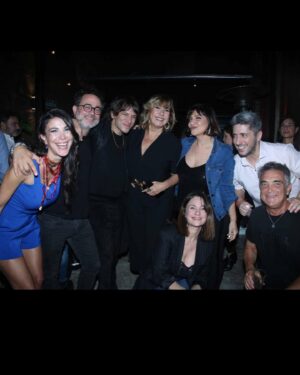 Andrea Rincón Instagram - Feliz cumple para miiii!!!! Gracias amiga hermana una vez más por este cumpleaños hermoso con tanto amor!! @celesterothok  Gracias @casa.povera por la excelente atención. A @herederogin. A @radaeventos y @fedepereyra08 por musicalizar una noche soñada. A @goutglutenfree por la torta de todos los años. A mi familia y amigos por estar siempre ahí firme como rulo de estatua en las buenas y en las malas. Gracias Dios por hacerme la mujer más afortunada y bendecida de este planeta y cuidarme tanto, tanto , tanto… 
Gracias @movilpressfotos por los fotones!!!
 Gracias @cynthiamartos por vestirme 
Gracias @sochiherrera por Make Up y pelo 
Gracias @ferrarocalzados por las botas 
Gracias @citynailsba 
Gracias @laskatz por las cascada de collares y los aros
Gracias @caromarafioti por estar siempre para dejarme hermosa e irreconocible… GRACIAS TOTALES!!!