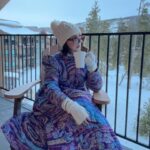 Andrea Torre Instagram – Cuando estás en la nieve y la vida empieza a sonar así… ☕️
____
#ATH🍄 #andreatorre #nieve #vacaciones